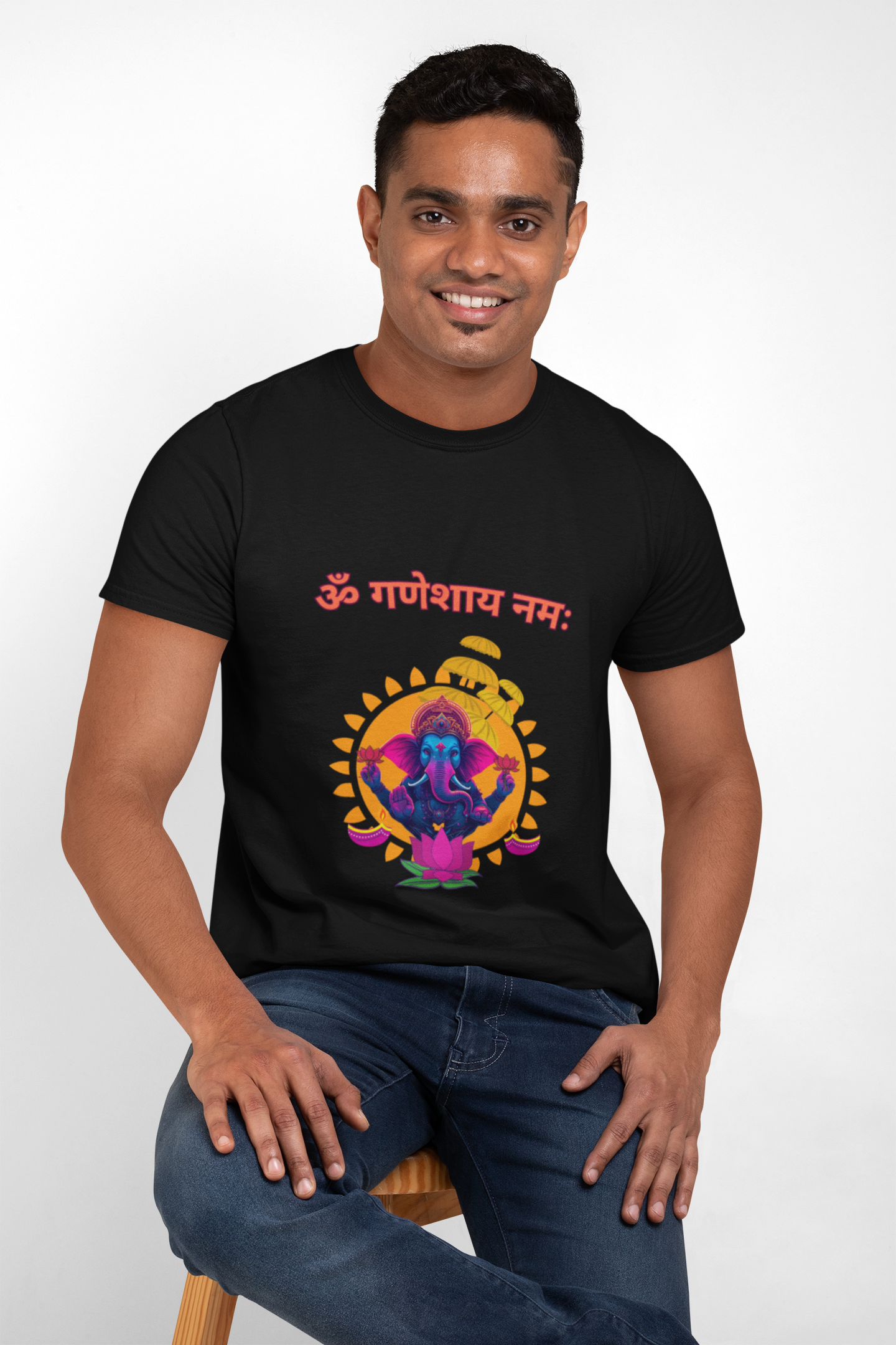 Hindutva : Om Ganeshaya Namaha Sanskrit T-Shirt