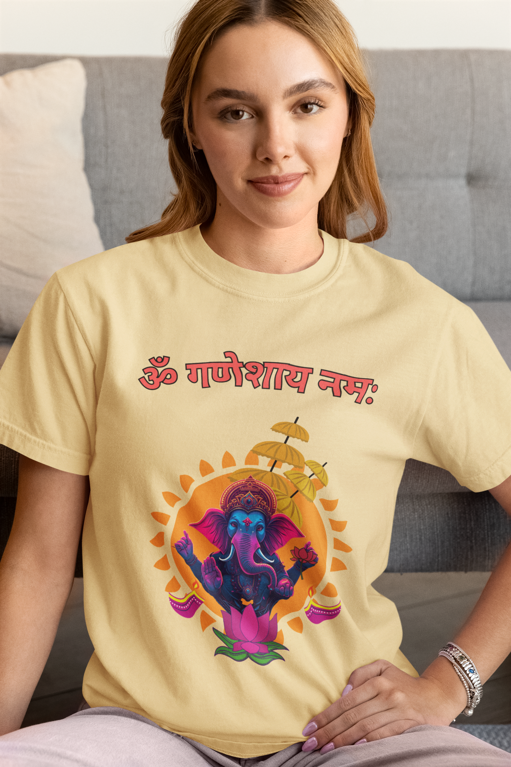 Hindutva : Om Ganeshaya Namaha Sanskrit T-Shirt