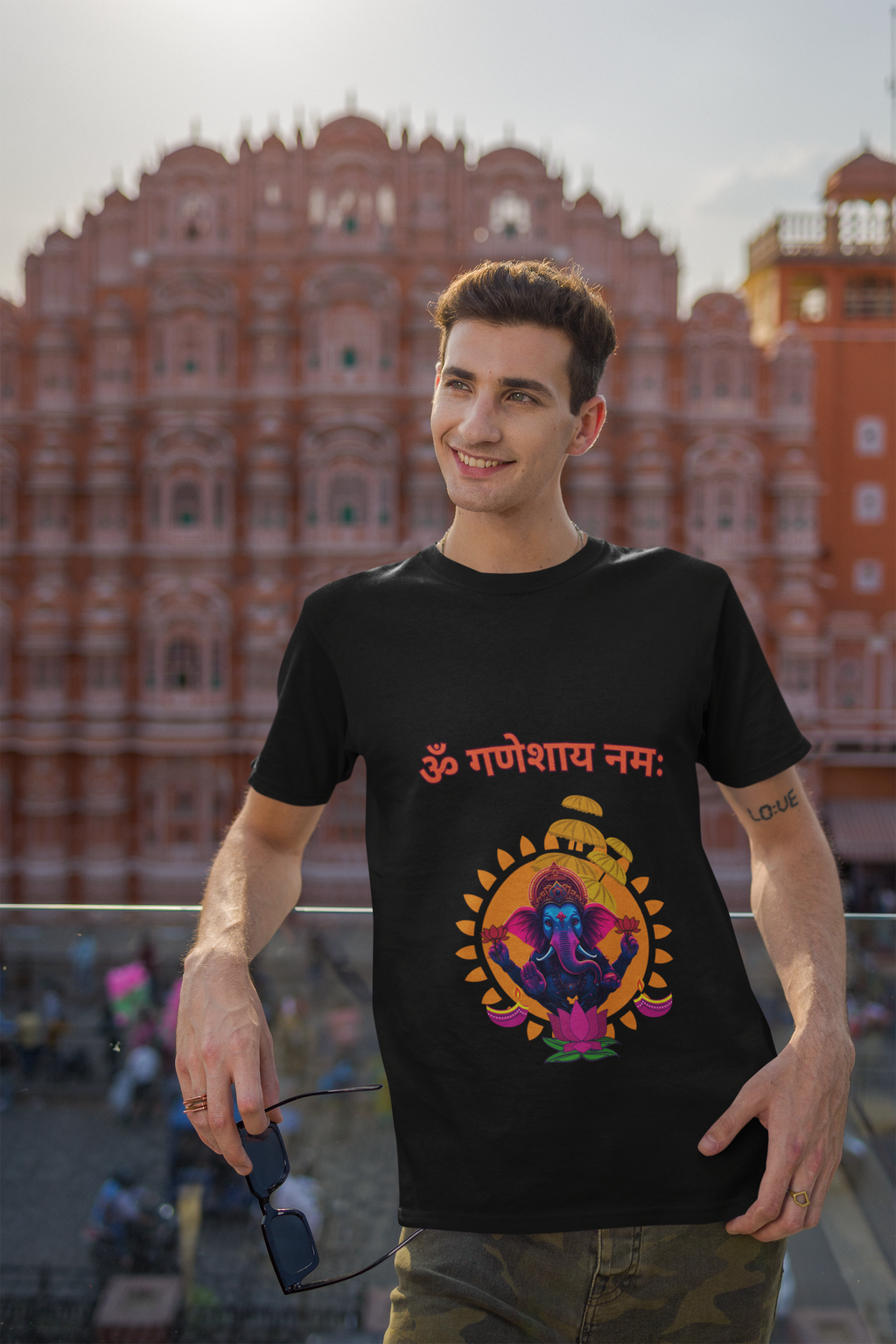 Hindutva : Om Ganeshaya Namaha Sanskrit T-Shirt