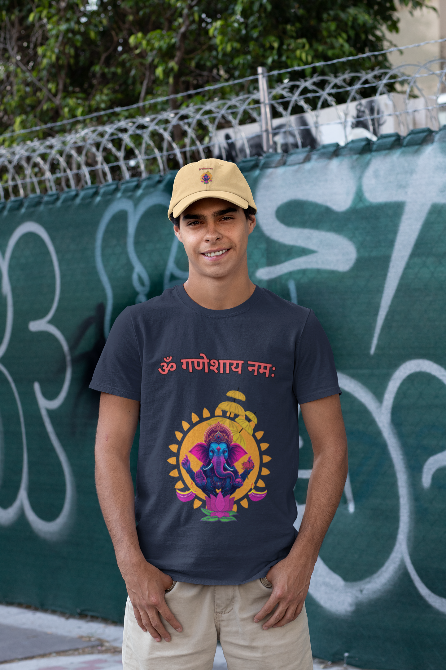 Hindutva : Om Ganeshaya Namaha Sanskrit T-Shirt
